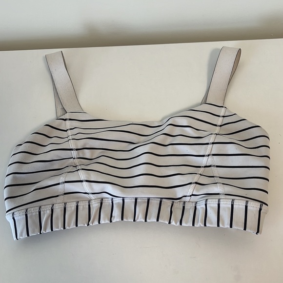 Striped Lululemon adjustable sports  bra size 6 - Picture 10 of 10